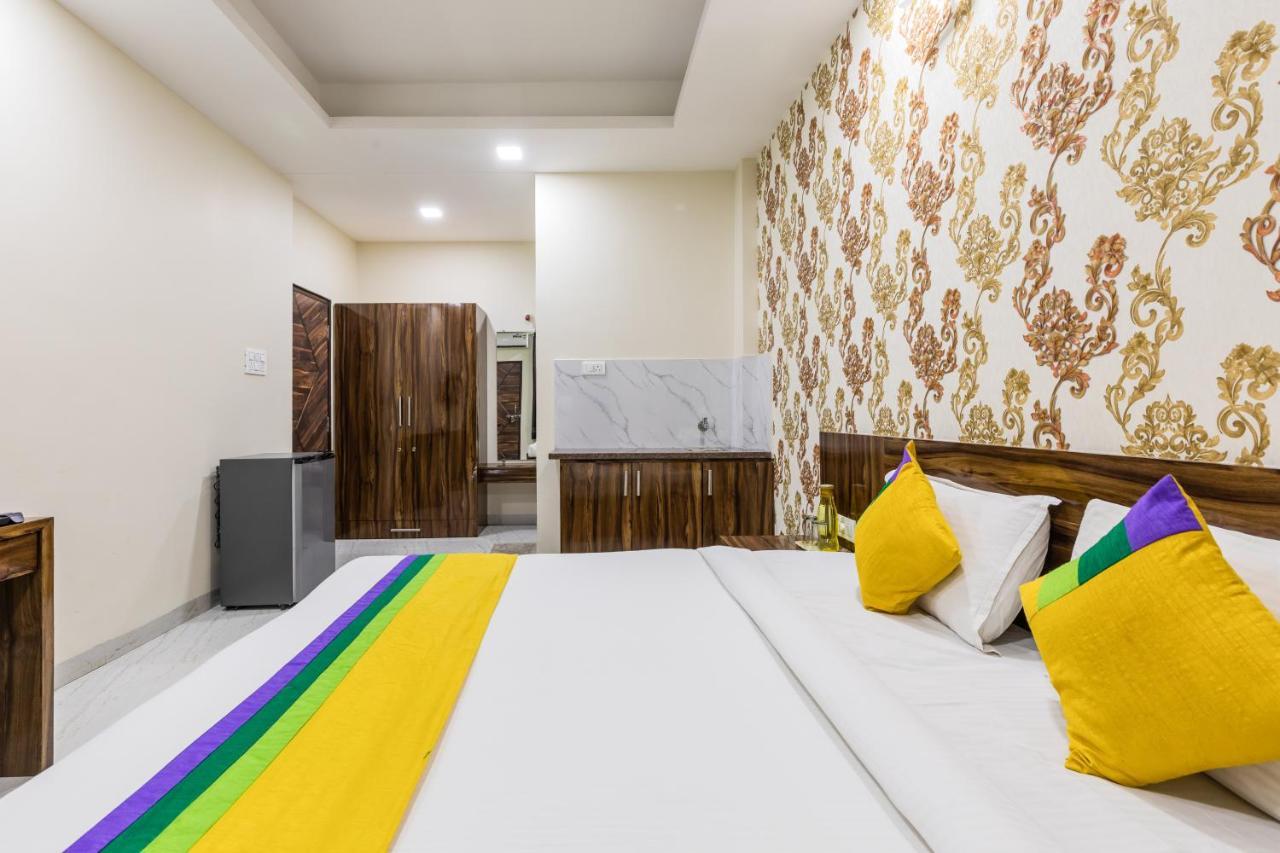 Treebo Trip Namaste Hotel Indaur Kültér fotó