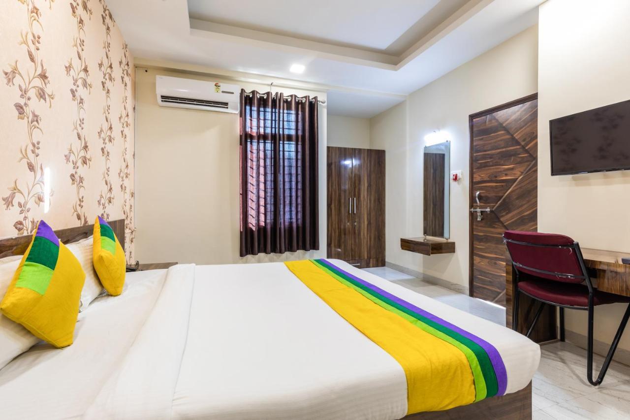 Treebo Trip Namaste Hotel Indaur Kültér fotó