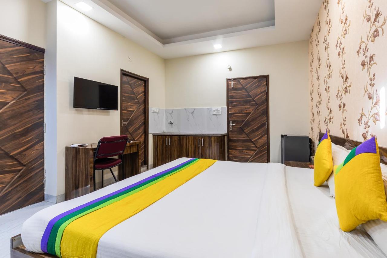 Treebo Trip Namaste Hotel Indaur Kültér fotó