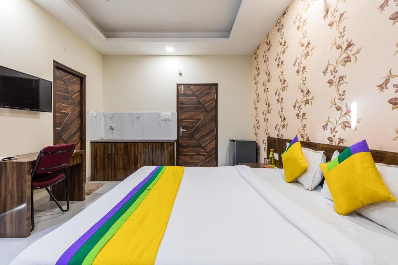 Treebo Trip Namaste Hotel Indaur Kültér fotó